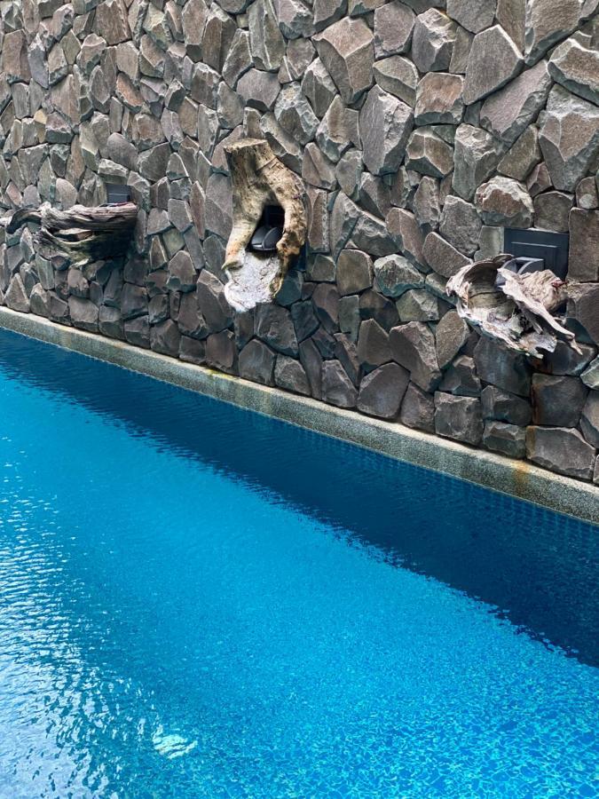 Ikiru 18 Private Saltwater Pool Villa, 3 Ensuite Br, Outdoor Bbq, 5 Mins To Beach Pantai Cenang  Exterior photo